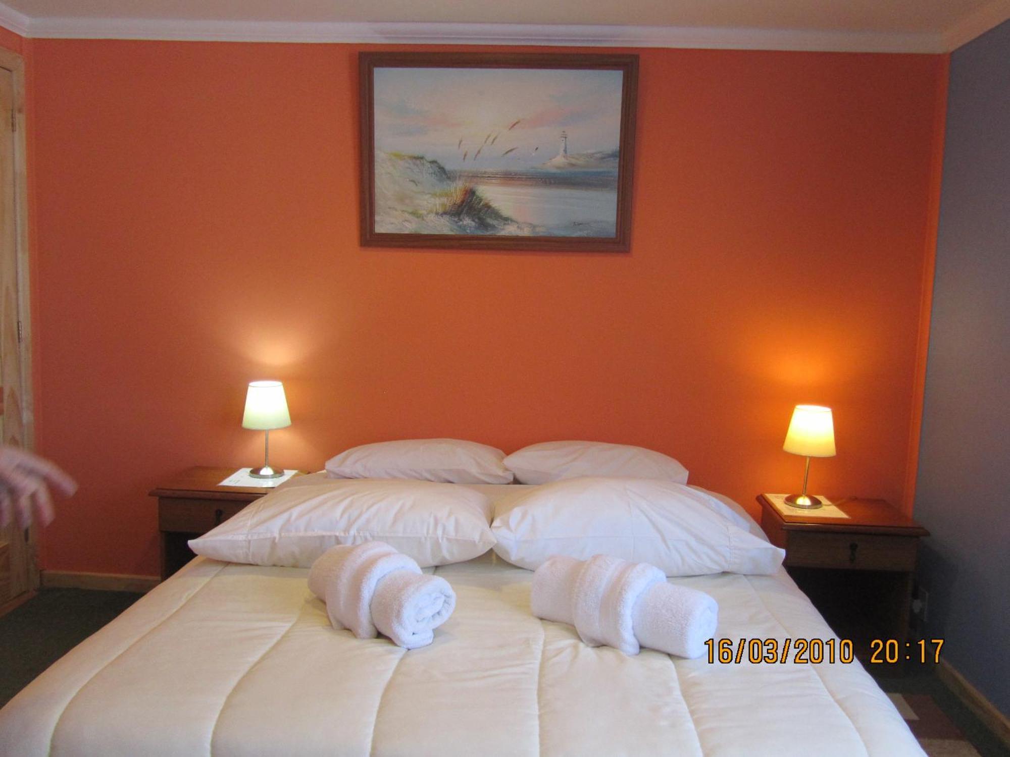 Hotel Patagonia Swiss House Puerto Natales Zewnętrze zdjęcie